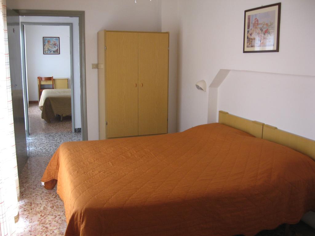 רימיני Hotel Eleonora חדר תמונה
